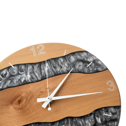 Orologio da parete Costa, legno di noce, resina grigio perla