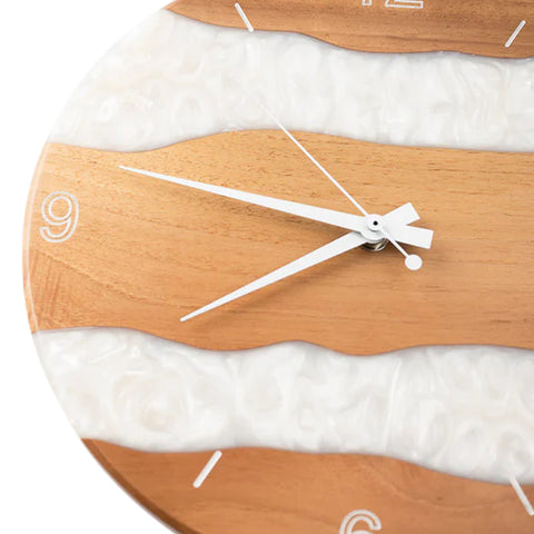 Orologio da parete Costa, legno di noce, resina bianco perla