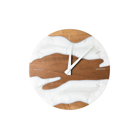Orologio da parete Costa, legno di noce, resina bianco perla
