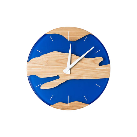 Orologio da parete Costa, legno di frassino, resina blu trasparente